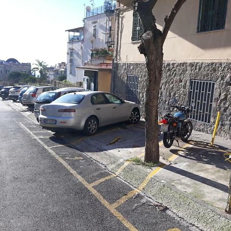 Vomero House With Free Parking 410 Cm Nápoles Exterior foto